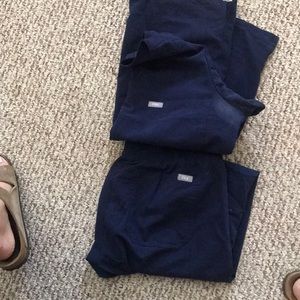 Figs size small navy